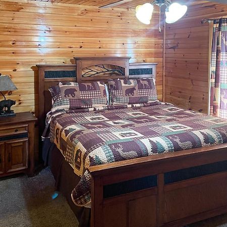 Black Bear Hideaway Cabin Гатлінбург Екстер'єр фото