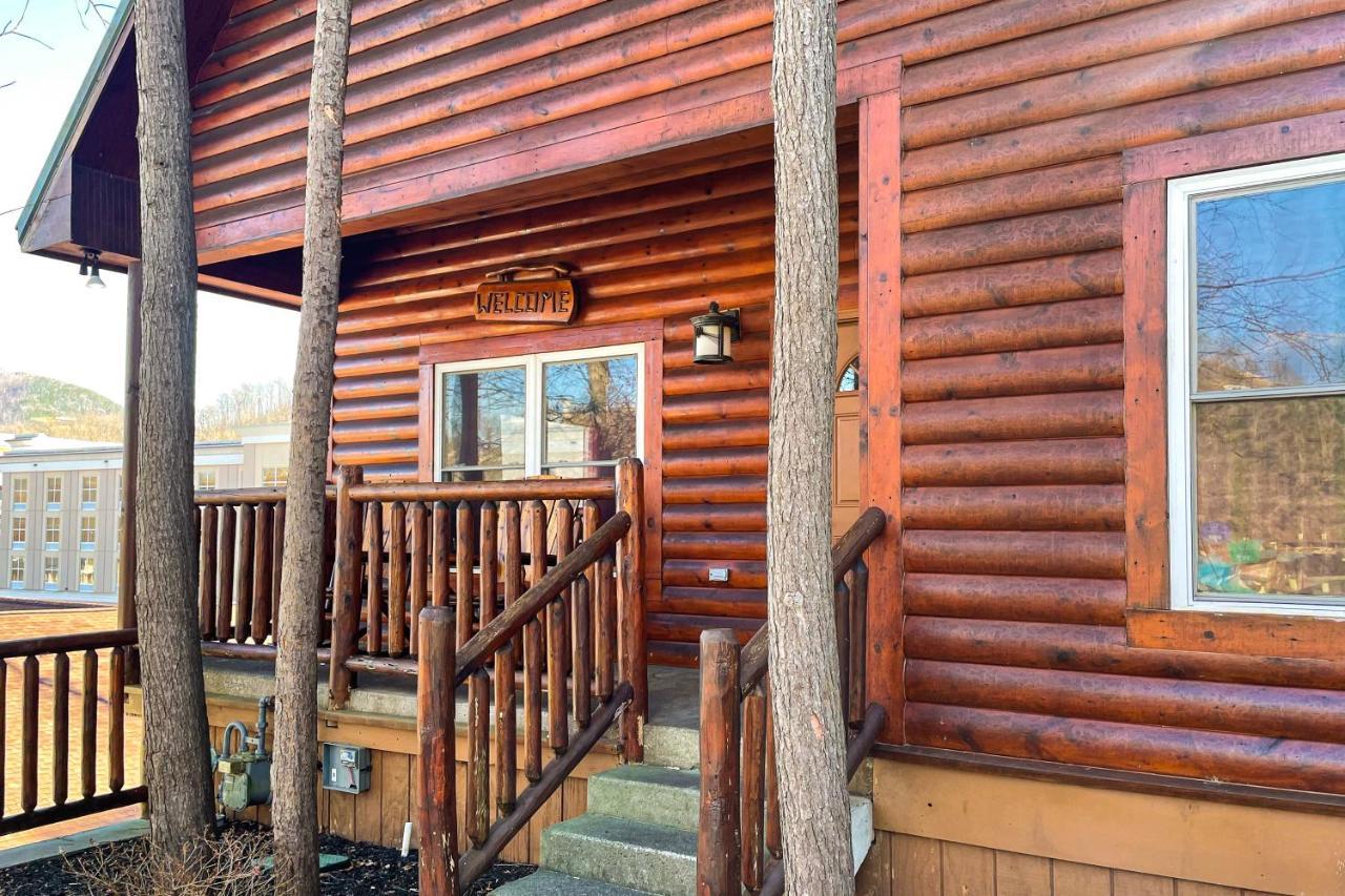 Black Bear Hideaway Cabin Гатлінбург Екстер'єр фото